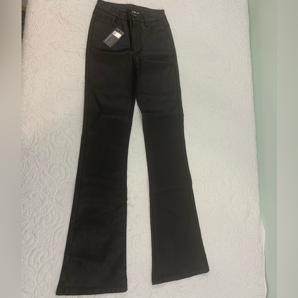 Apperloth A Women’s Faux Leather Wide Leg Black Pants Size XS.